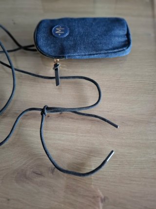 Bolso vaquero para móvil a estrenar.