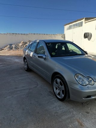 Mercedes-Benz Clase C 2006