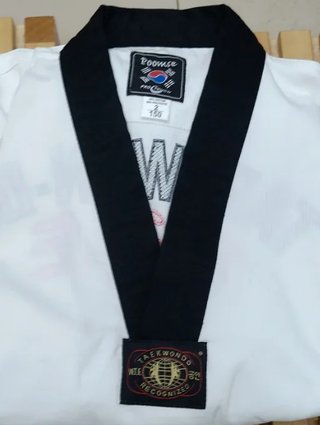 Dobok Taekwondo Negro y Blanco
