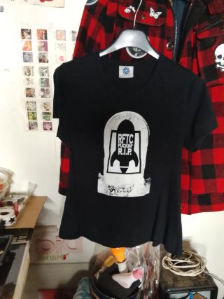 Camiseta RFTC ROCKET FROM THE CRIPT tallaje mujer,