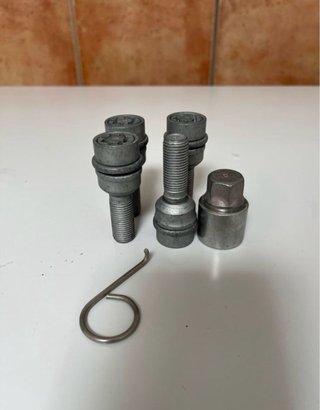 Tornillos antirrobo VW GOLF AUDI SEAT VW T5 T6.1
