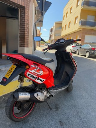 Beta Ark Scooter Roja y Plata