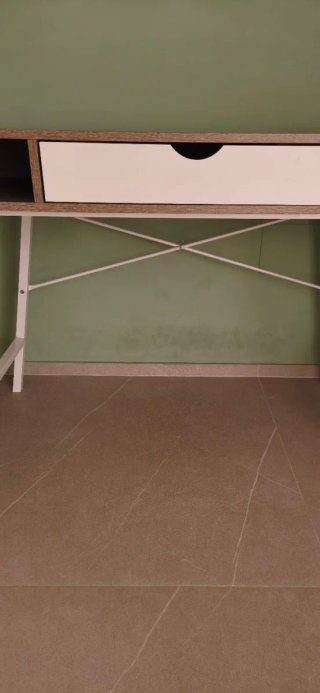 Escritorio Jysk moderno madera y metal