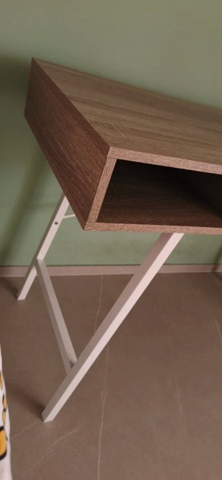 Escritorio Jysk moderno madera y metal