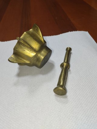 Pestello piccolo in ottone
