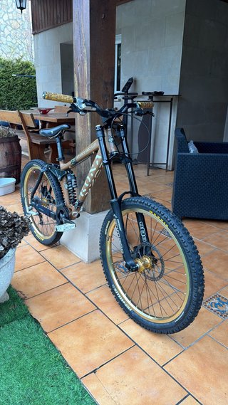 Kona Stinky Dee-Lux DH Bici Montaña