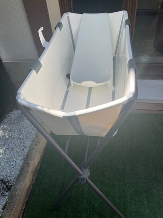 Bañera Stokke Original con patas.