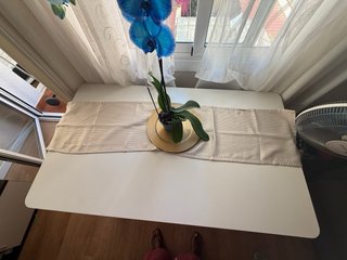 Mesa de comedor Skilum blanca y madera