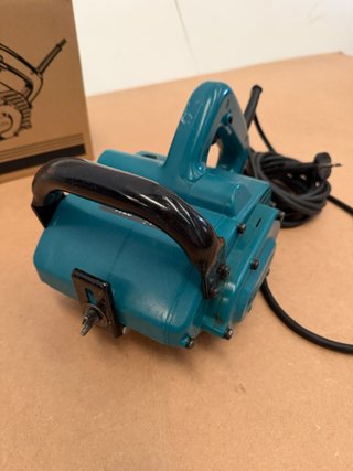Lijadora Makita 9741 860W