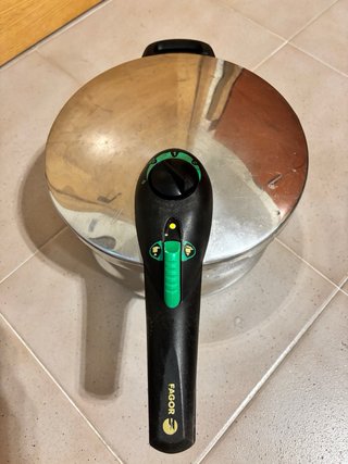 Olla Rápida Fagor Negra y Plateada 6L