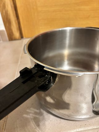 Olla Rápida Fagor Negra y Plateada 6L