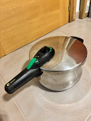 Olla Rápida Fagor Negra y Plateada 6L