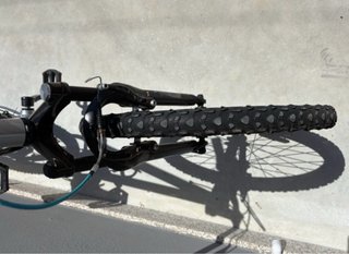 Bicicleta Rockrider plateada y azul