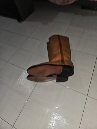 Botas camperas hechas a mano sin usar
