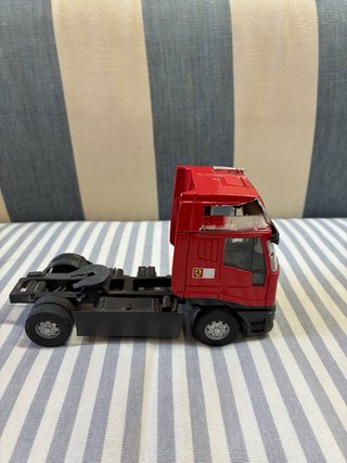 Camion Iveco Scuderia Ferrari Modellino