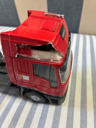 Camion Iveco Scuderia Ferrari Modellino