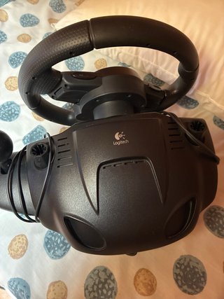 Volante Logitech Driving Force PS4