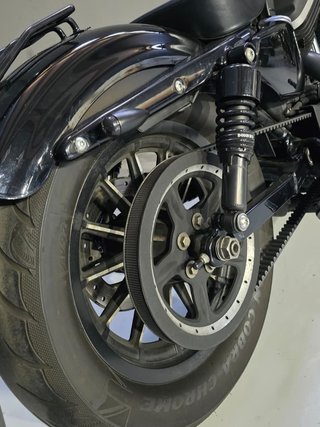 HARLEY DAVIDSON IRON 883
