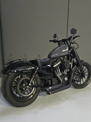 HARLEY DAVIDSON IRON 883