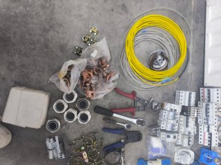 Lote de electricidad, electricista, herramientas.