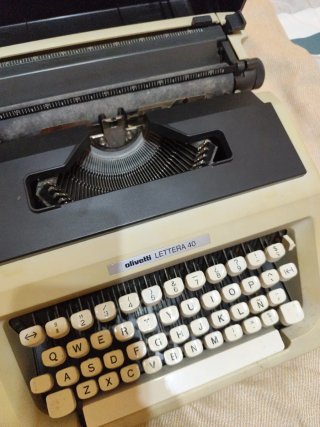 Máquina de escribir antigua