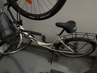 Bicicleta de paseo blanca