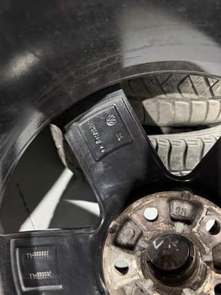 Llantas VW 18” Originales con Neumáticos