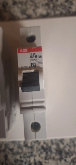 Interruptor Térmico ABB ICP-M 15A