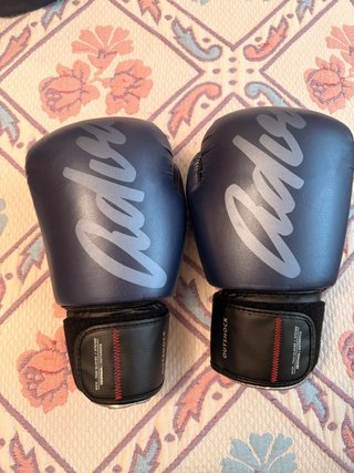 Pack defensa: Guantes 12oz + Red Gun