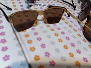 LOTE DE 25  GAFAS DE SOL VINTAGE  ORIGINALES