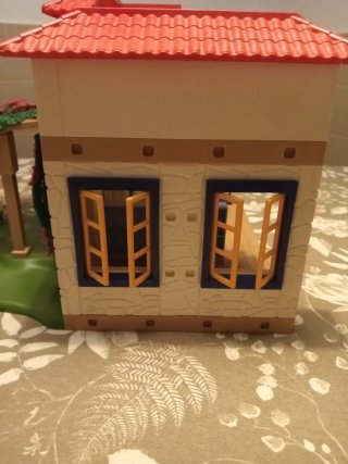 Casita Playmobil con jardín