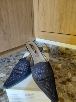 Zapatos ERIAN'S piel negros destalonados talla 39