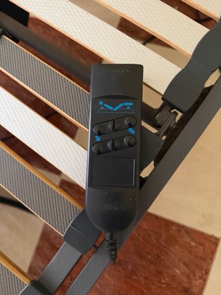 Cama ortopédica eléctrica con barandal
