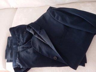 Traje de hombre azul marino