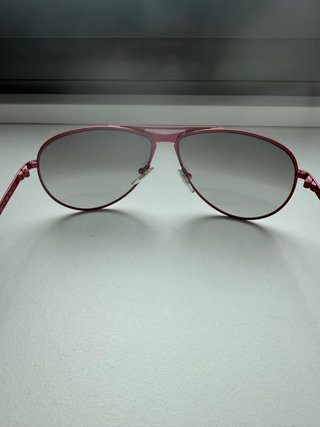 Gafas de sol DKNY montura metálica roja