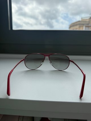 Gafas de sol DKNY montura metálica roja