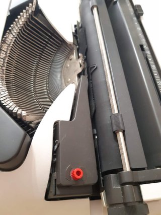 Maquina de escribir Olivetti Lettera 12 Antigua