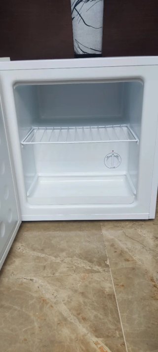 Congelador pequeño 50 litros FrigeluX. Blanco