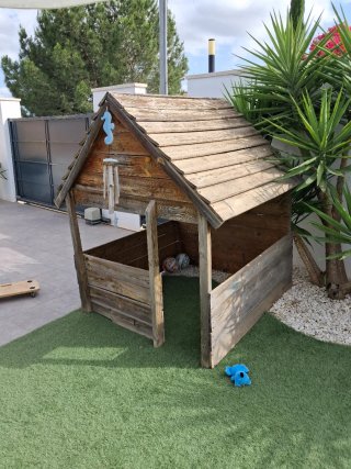 Casita de madera para niños