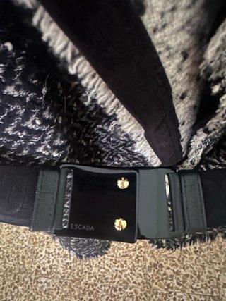 Abrigo Escada Negro y Gris