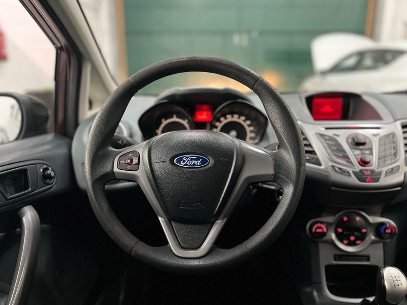 Ford Fiesta 2011, foto 16