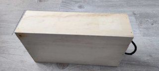Caja de madera con asa