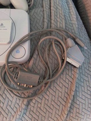 PlayStation PS one + Mando + Juego Rayman