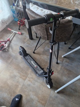 Patinete eléctrico con luces LED Iscooter hasta 14