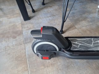 Patinete eléctrico con luces LED Iscooter hasta 14