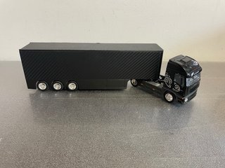 Camión Iveco Stralis All Blacks