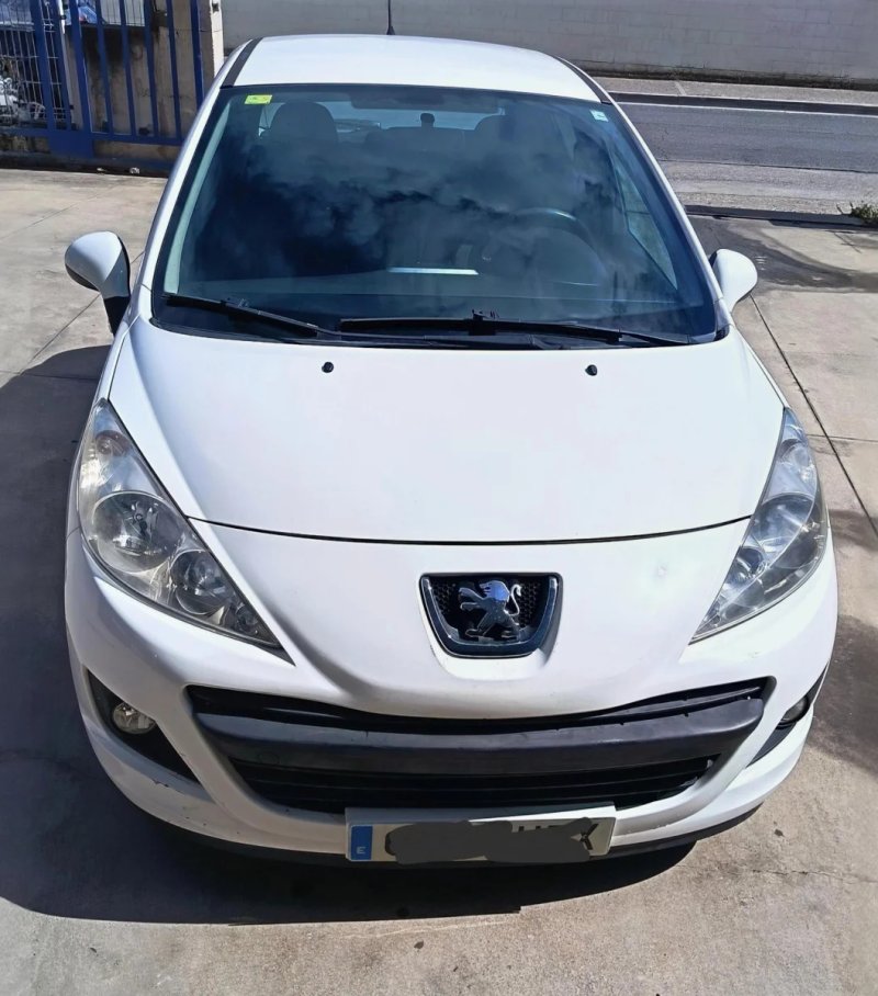 Peugeot 207 2011 - foto 1