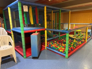 Parque infantil interior bolas 6m largo x 3m ancho