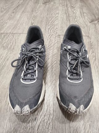 New Balance Minimus Trail Hombre Gris