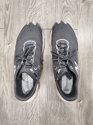 New Balance Minimus Trail Hombre Gris